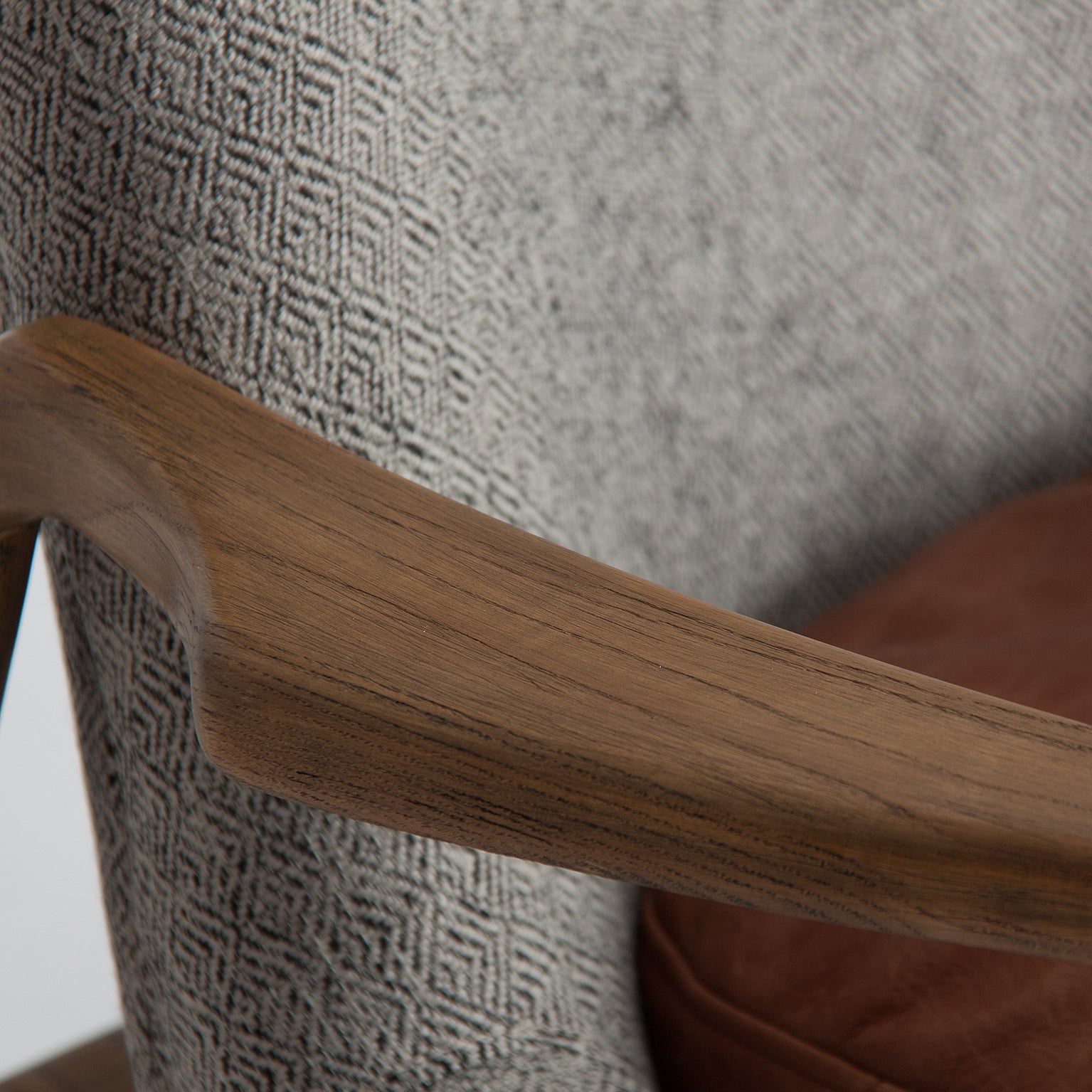 ELATI ARMCHAIR